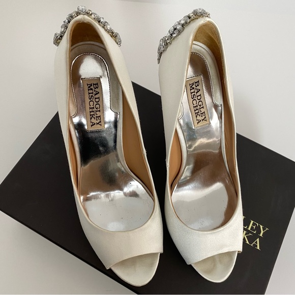 Badgley Mischka Kiara Bridal Pumps 8.5 White Satin | Crystal Heel Peep Toe Shoes - Picture 6 of 16